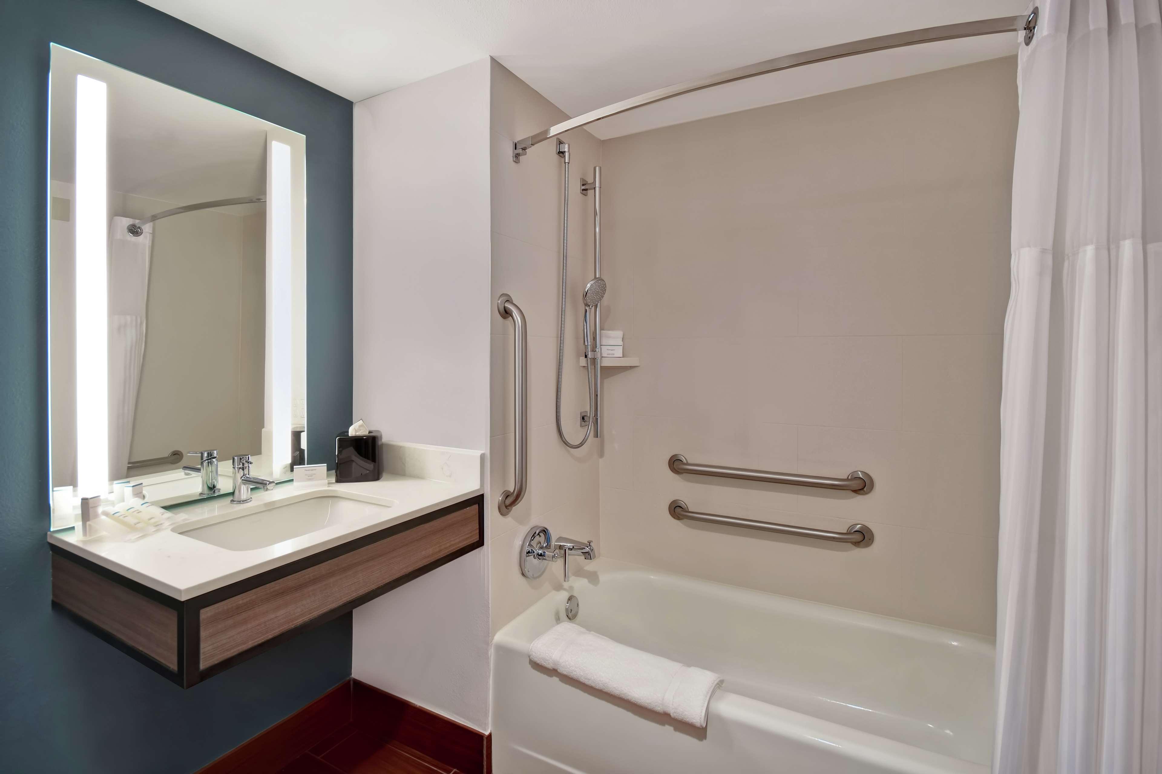 Hilton Garden Inn Houston/Galleria Area Экстерьер фото