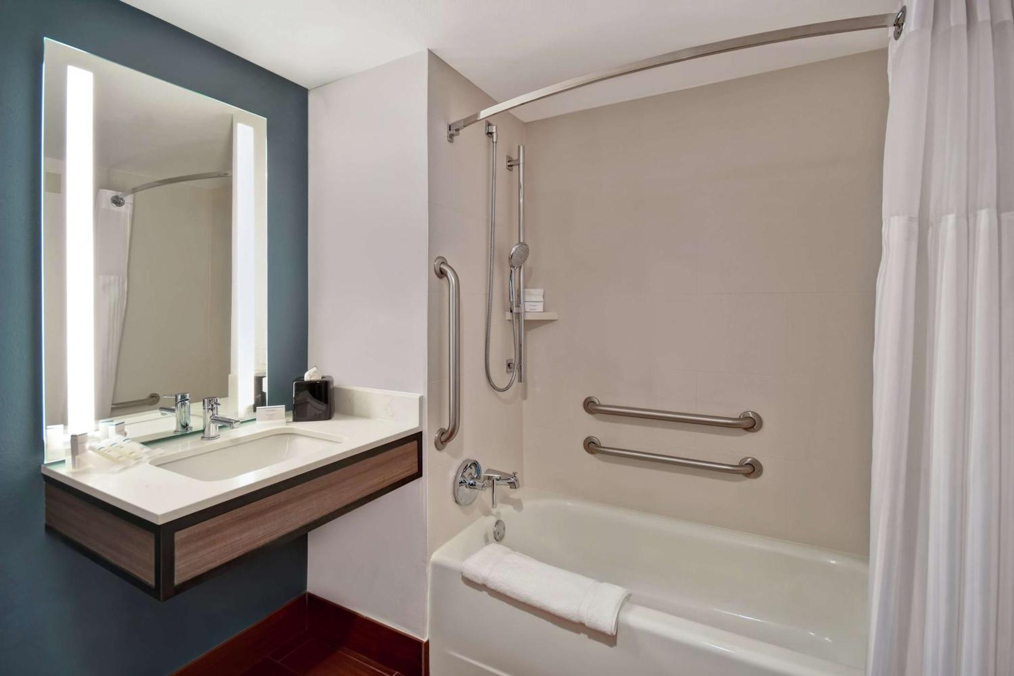 Hilton Garden Inn Houston/Galleria Area Экстерьер фото