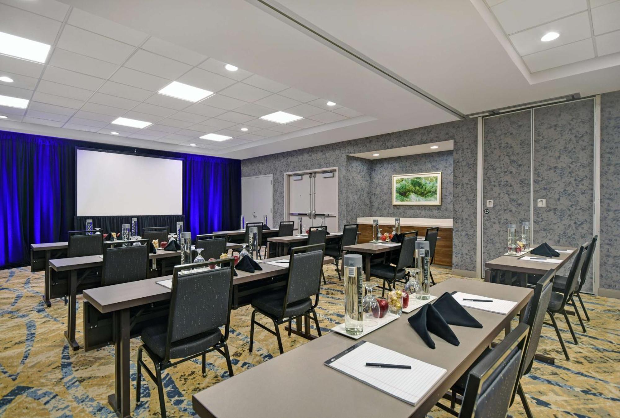 Hilton Garden Inn Houston/Galleria Area Экстерьер фото